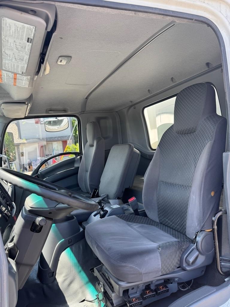 Isuzu Trucks FTR  2019