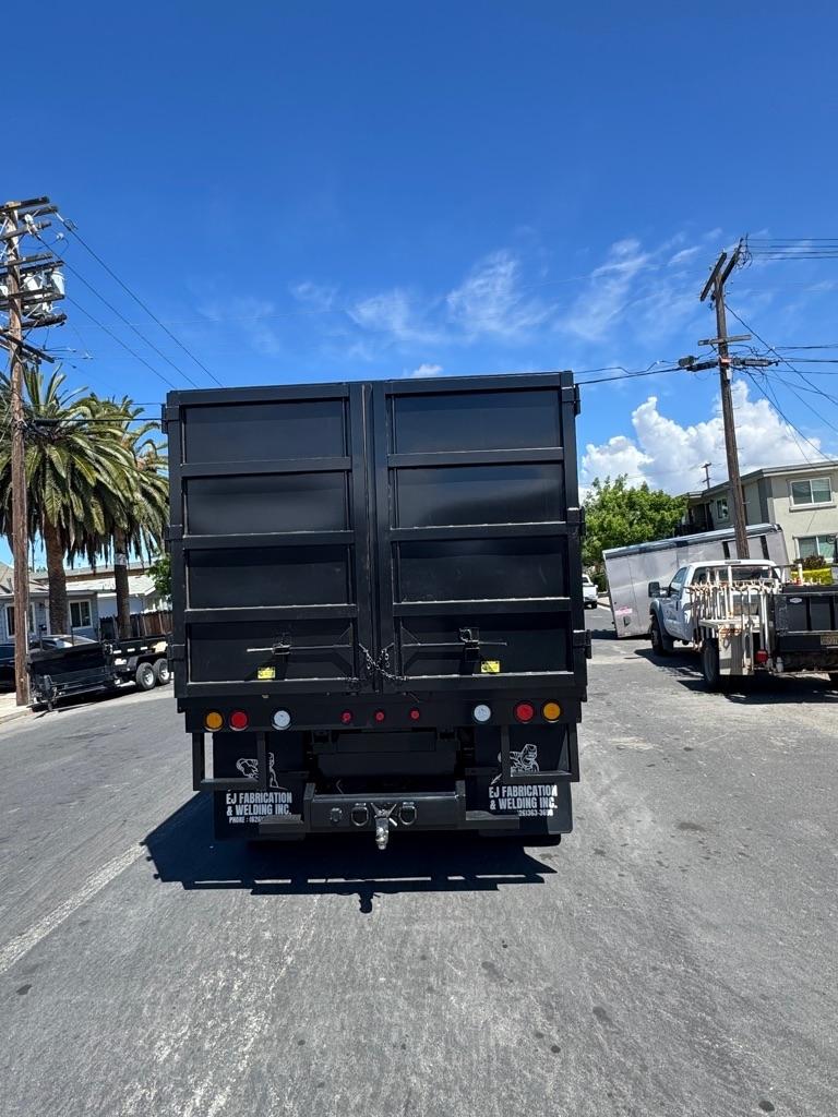 Isuzu Trucks FTR  2018