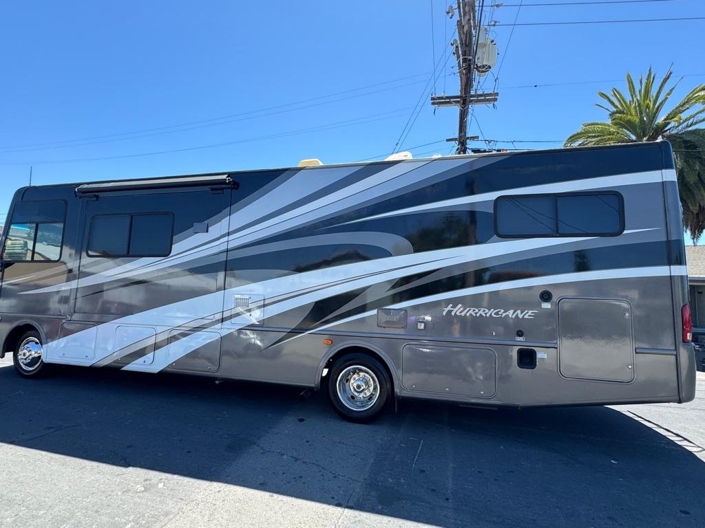 Ford Stripped Chassis Motorhome  2011