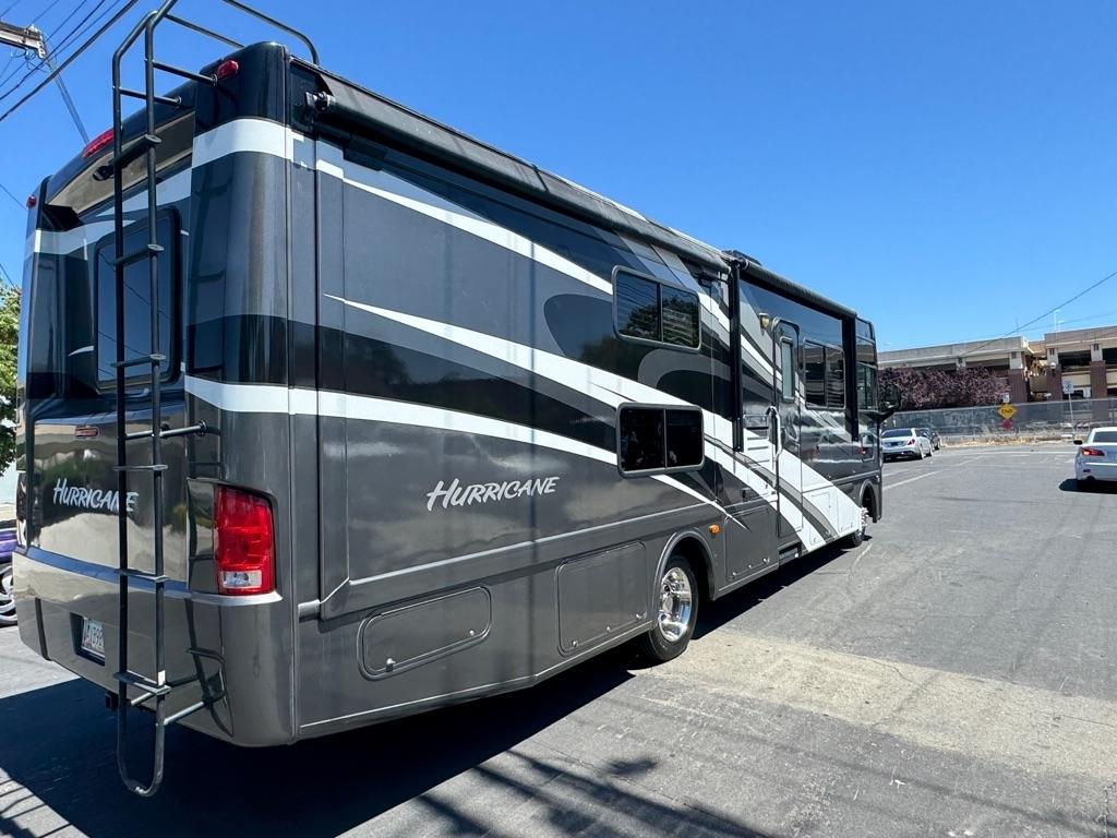 Ford Stripped Chassis Motorhome  2011