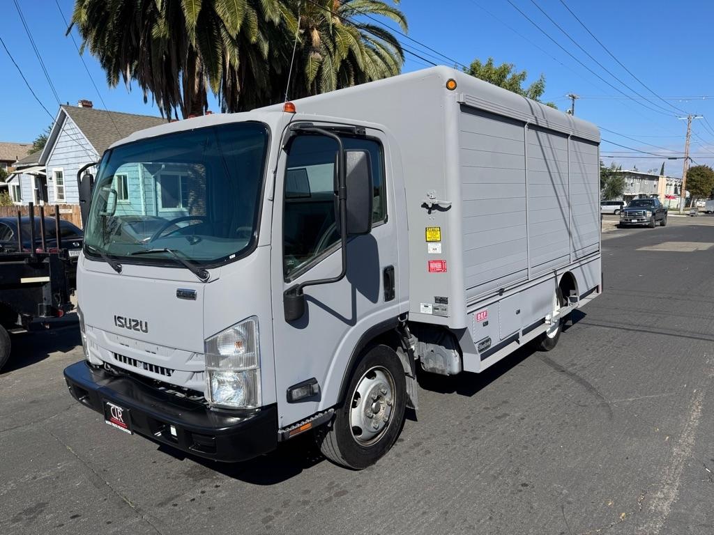 Isuzu NQR  2017