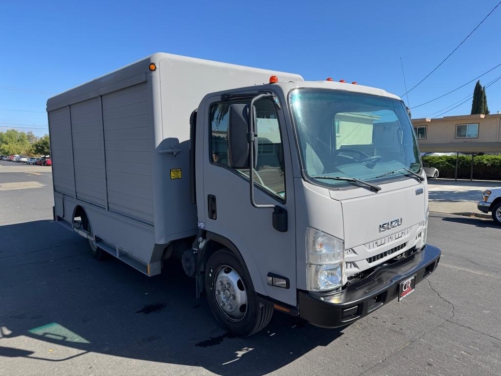 Isuzu NQR  2017