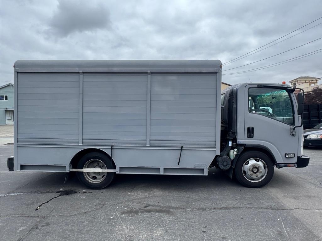 Isuzu NQR  2017