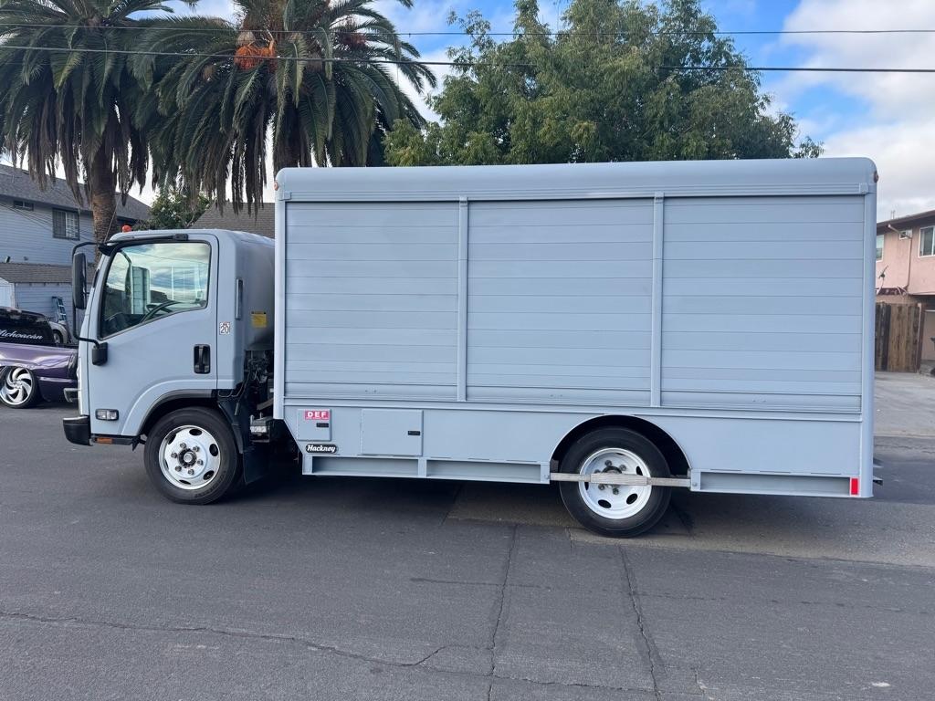 Isuzu NQR  2017