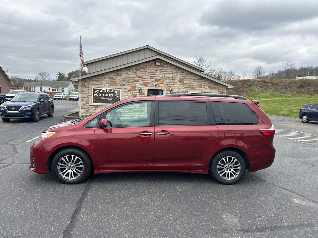 Toyota Sienna XLE Auto Access Seat FWD 7-Passenger (Natl) 2019