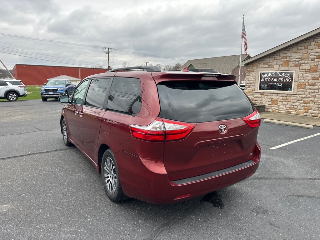 Toyota Sienna XLE Auto Access Seat FWD 7-Passenger (Natl) 2019