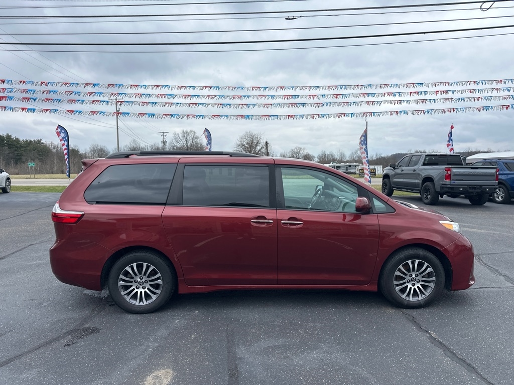 Toyota Sienna XLE Auto Access Seat FWD 7-Passenger (Natl) 2019