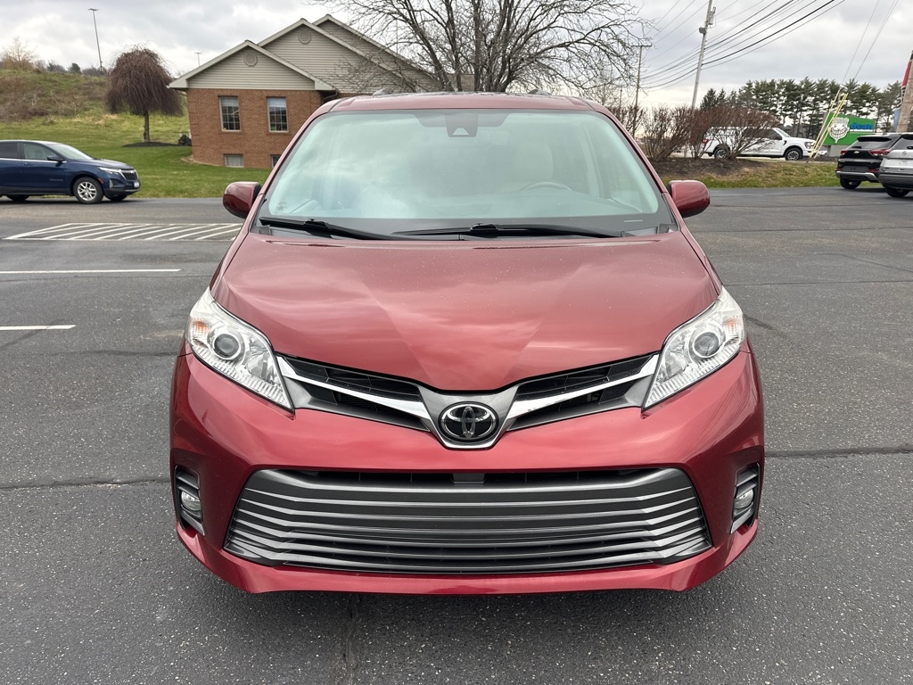Toyota Sienna XLE Auto Access Seat FWD 7-Passenger (Natl) 2019