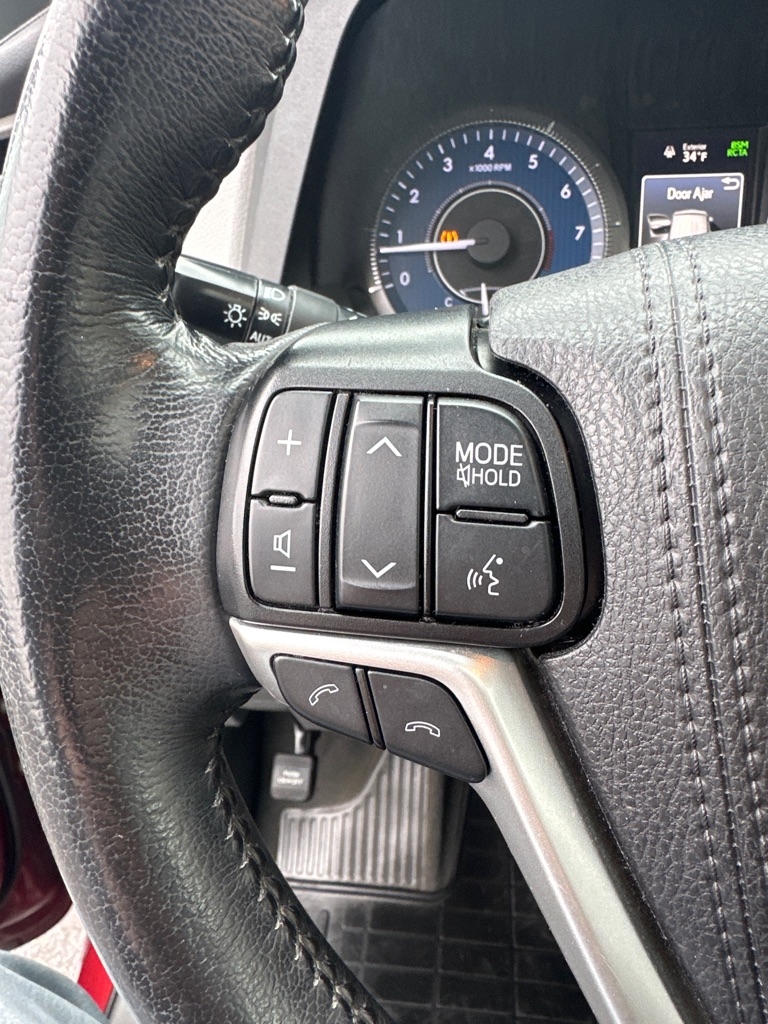 Toyota Sienna XLE Auto Access Seat FWD 7-Passenger (Natl) 2019