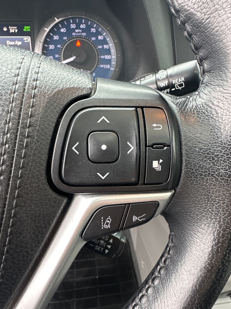 Toyota Sienna XLE Auto Access Seat FWD 7-Passenger (Natl) 2019