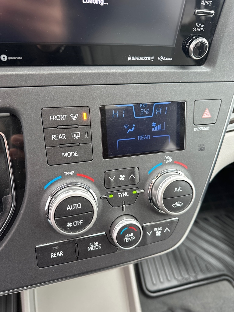 Toyota Sienna XLE Auto Access Seat FWD 7-Passenger (Natl) 2019