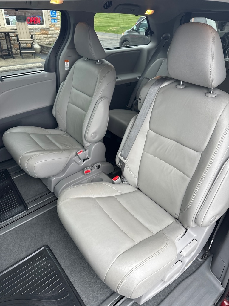 Toyota Sienna XLE Auto Access Seat FWD 7-Passenger (Natl) 2019