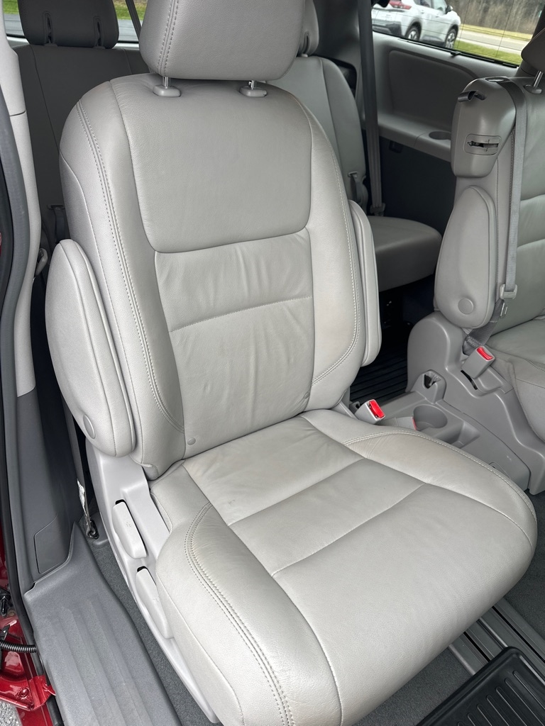 Toyota Sienna XLE Auto Access Seat FWD 7-Passenger (Natl) 2019