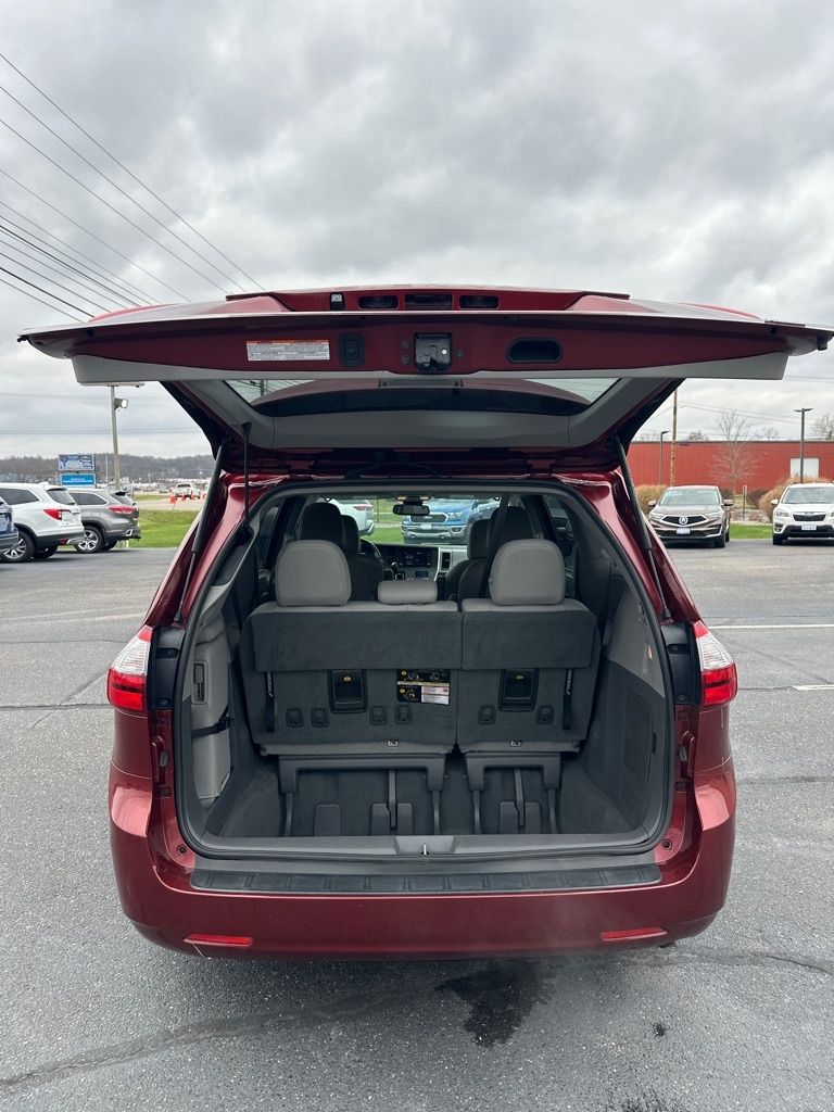 Toyota Sienna XLE Auto Access Seat FWD 7-Passenger (Natl) 2019