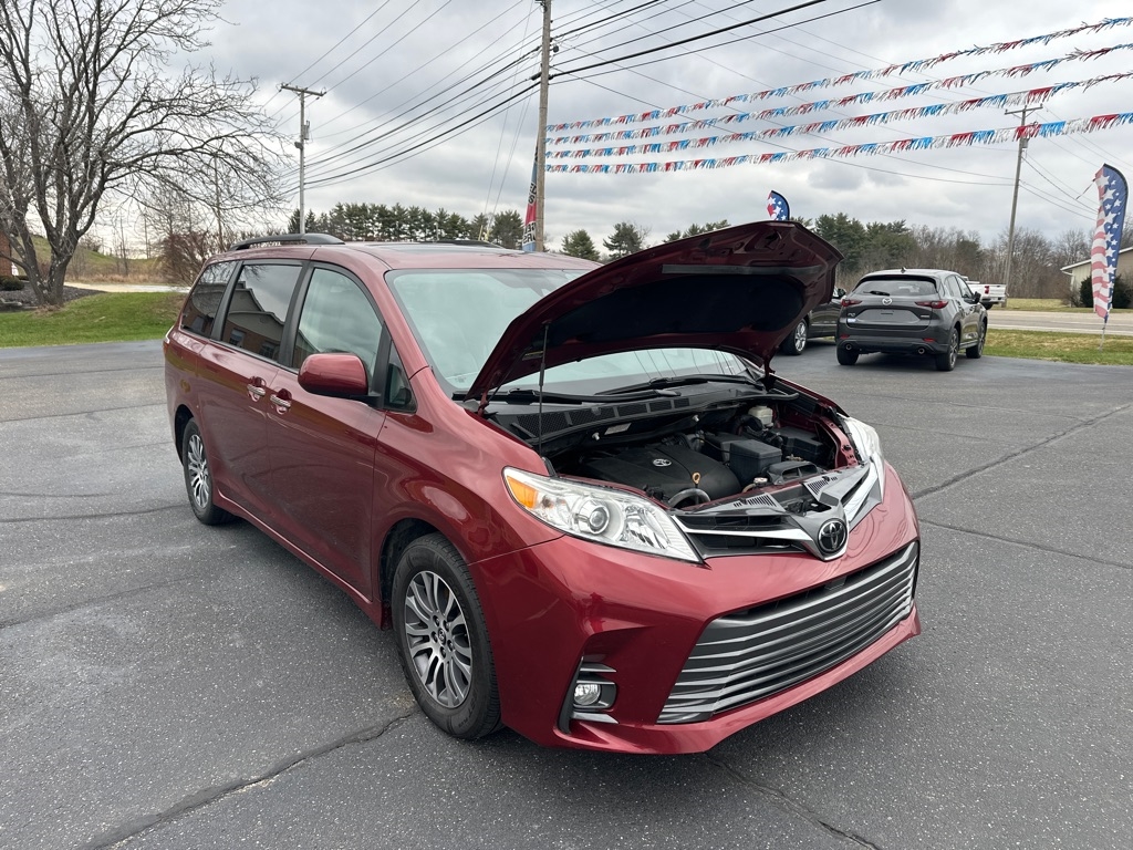 Toyota Sienna XLE Auto Access Seat FWD 7-Passenger (Natl) 2019