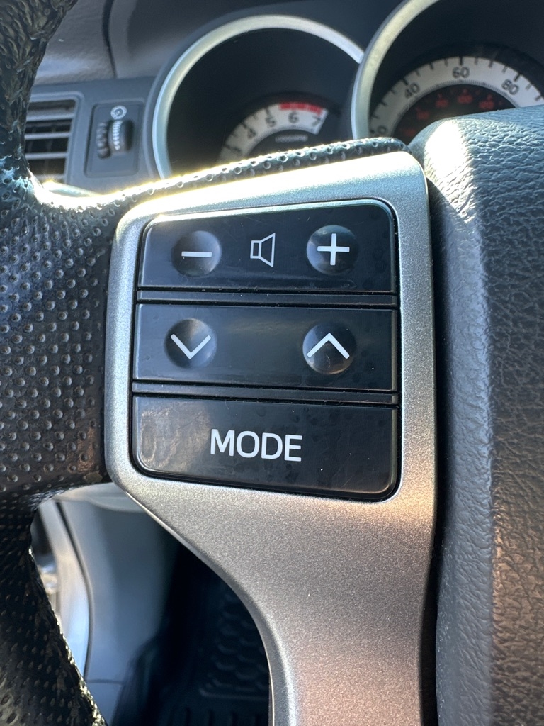 Toyota Tacoma 4WD Double Cab V6 MT (Natl) 2012