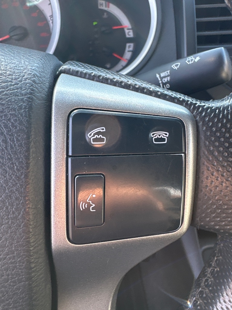 Toyota Tacoma 4WD Double Cab V6 MT (Natl) 2012