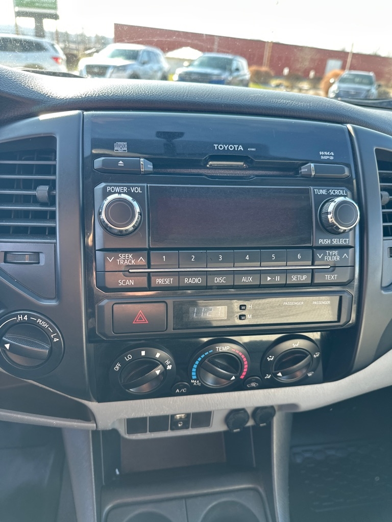 Toyota Tacoma 4WD Double Cab V6 MT (Natl) 2012