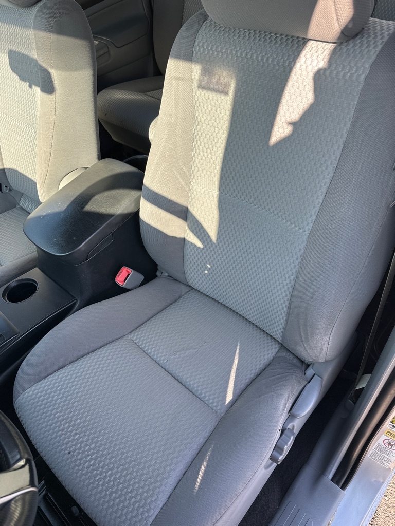 Toyota Tacoma 4WD Double Cab V6 MT (Natl) 2012