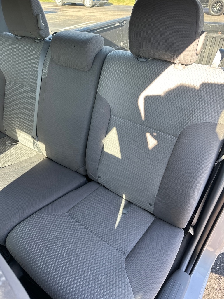 Toyota Tacoma 4WD Double Cab V6 MT (Natl) 2012