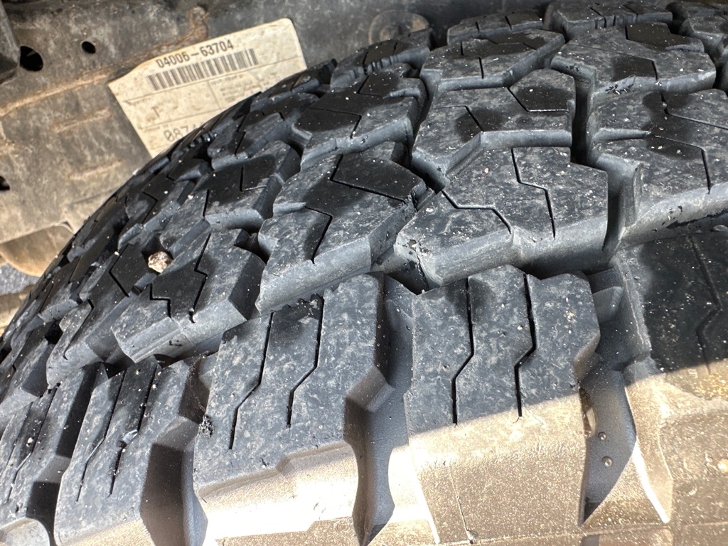 Toyota Tacoma 4WD Double Cab V6 MT (Natl) 2012