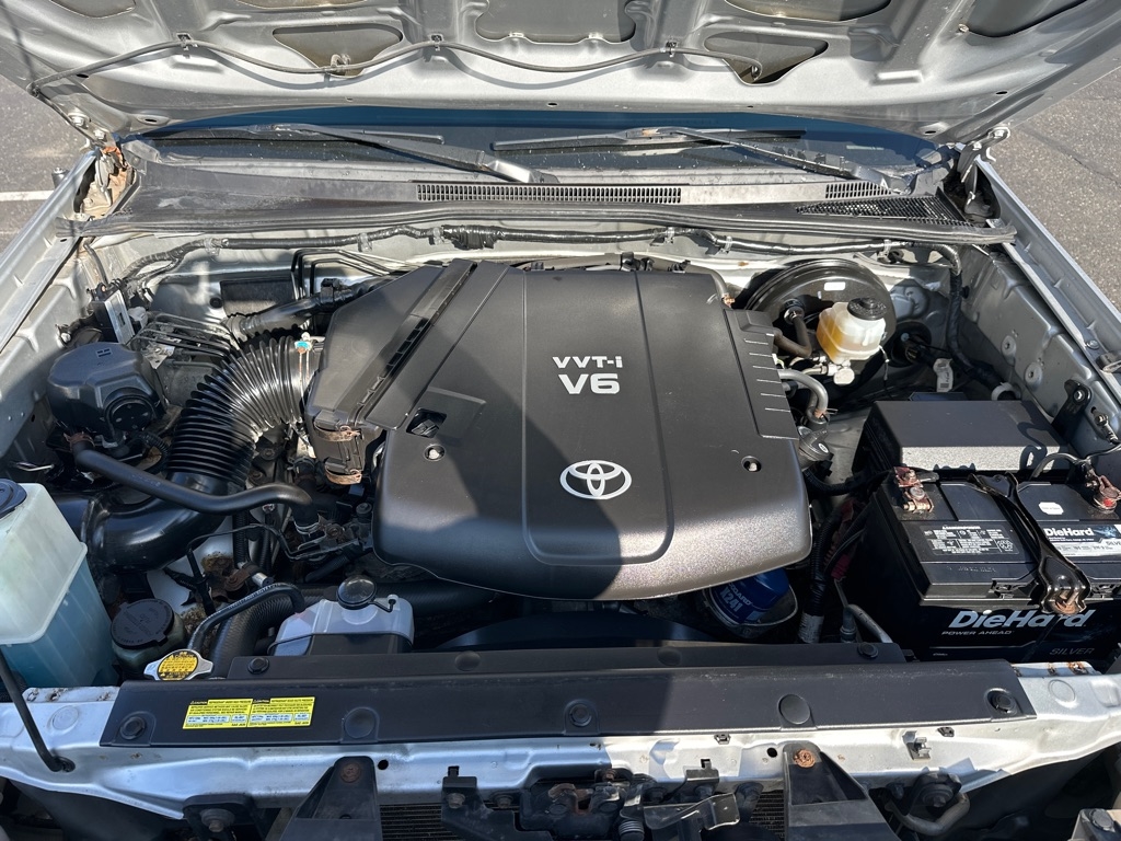 Toyota Tacoma 4WD Double Cab V6 MT (Natl) 2012