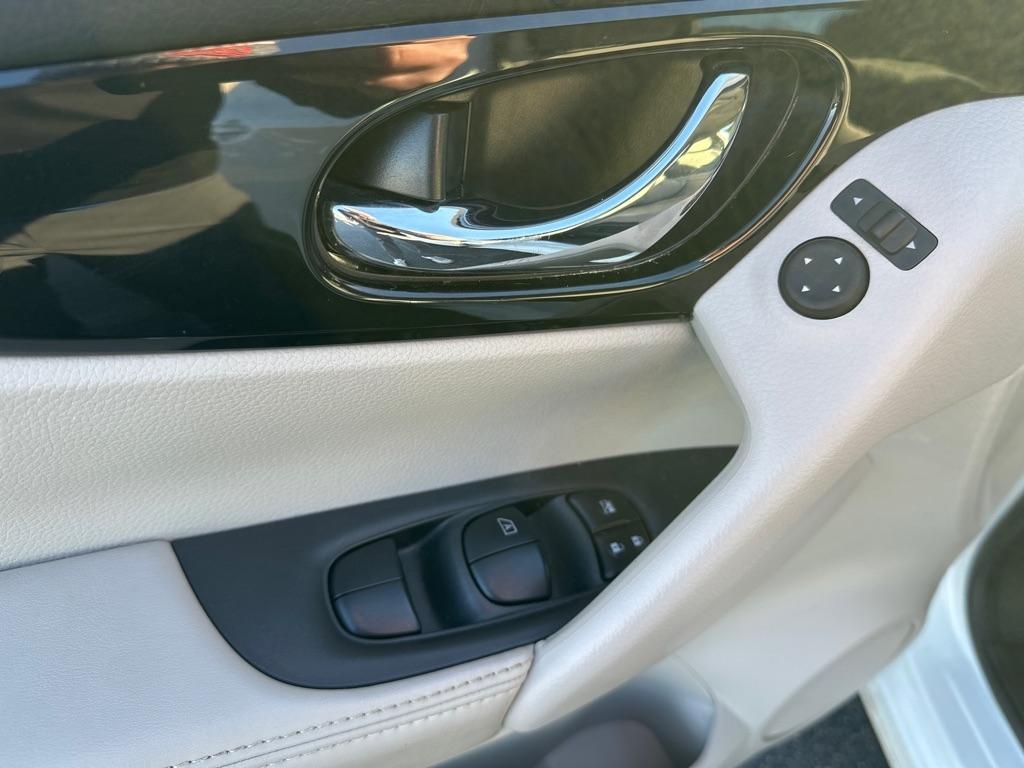 Nissan Rogue Sport AWD SV 2022