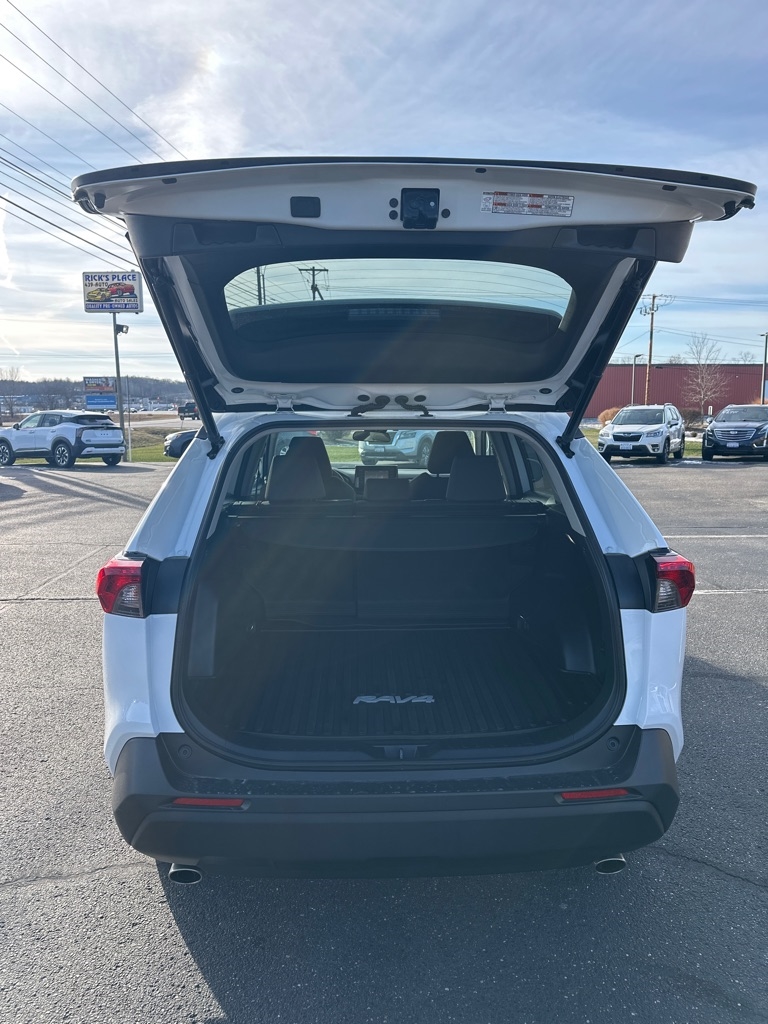 Toyota RAV4 XLE AWD (Natl) 2022