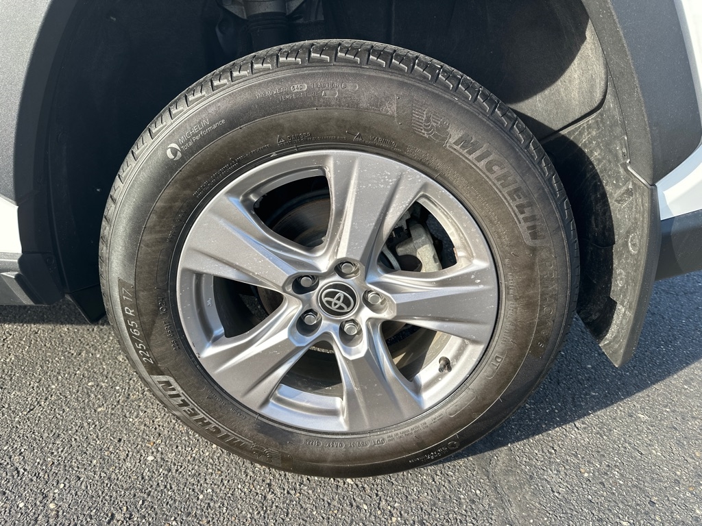 Toyota RAV4 XLE AWD (Natl) 2022