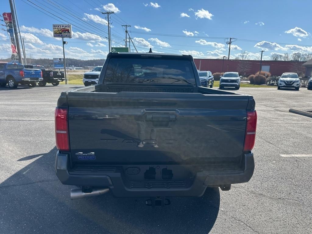 Toyota Tacoma 4WD SR5 Double Cab 5' Bed V6 AT (Natl) 2025