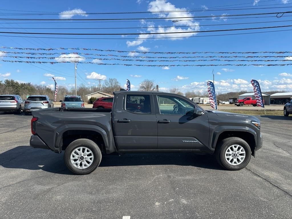Toyota Tacoma 4WD SR5 Double Cab 5' Bed V6 AT (Natl) 2025