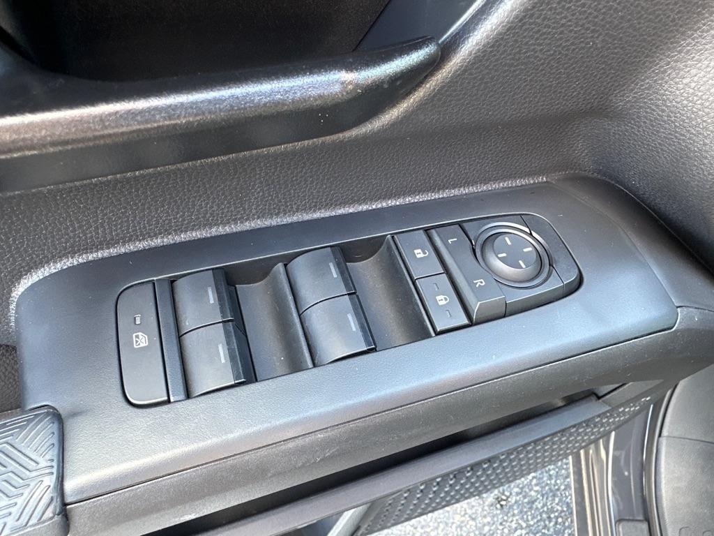 Toyota Tacoma 4WD SR5 Double Cab 5' Bed V6 AT (Natl) 2025