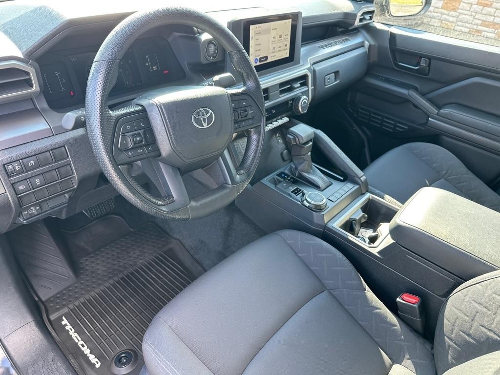 Toyota Tacoma 4WD SR5 Double Cab 5' Bed V6 AT (Natl) 2025