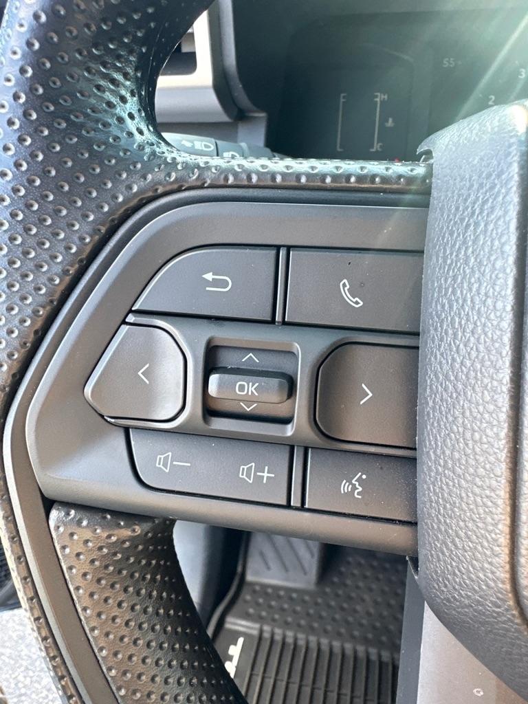 Toyota Tacoma 4WD SR5 Double Cab 5' Bed V6 AT (Natl) 2025