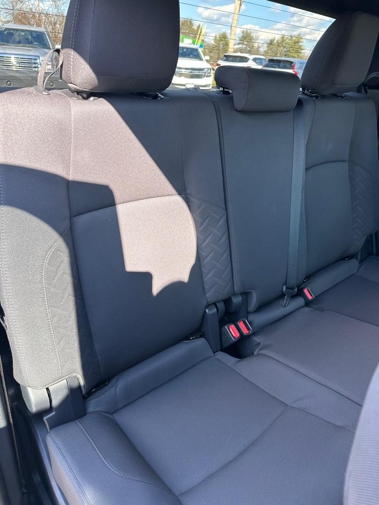 Toyota Tacoma 4WD SR5 Double Cab 5' Bed V6 AT (Natl) 2025