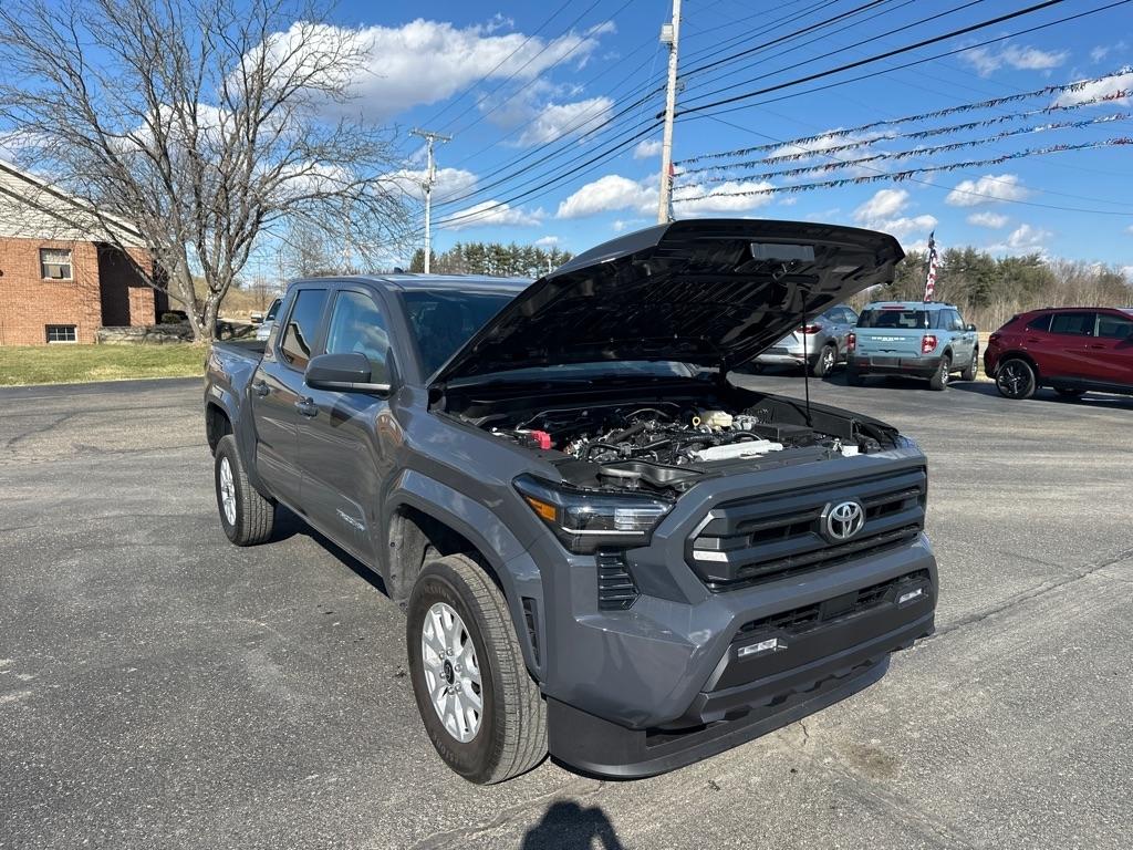 Toyota Tacoma 4WD SR5 Double Cab 5' Bed V6 AT (Natl) 2025