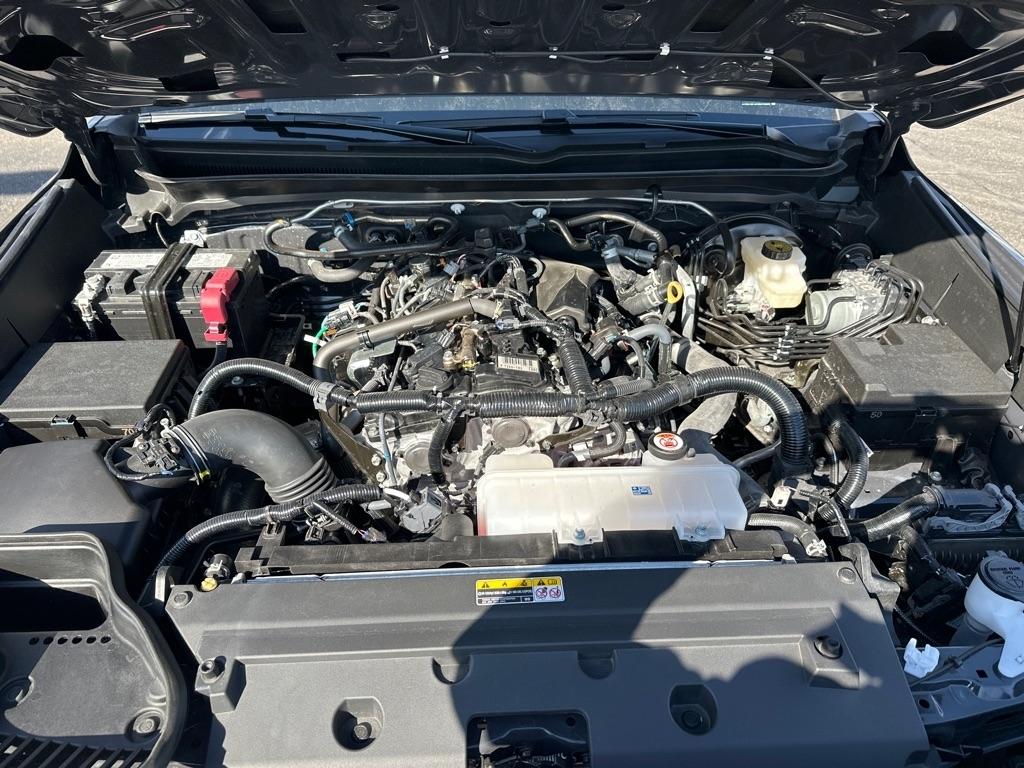 Toyota Tacoma 4WD SR5 Double Cab 5' Bed V6 AT (Natl) 2025