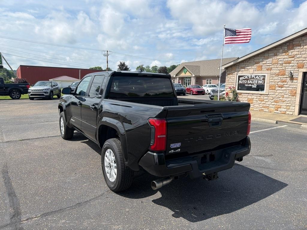 Toyota Tacoma 4WD SR5 Double Cab 5' Bed AT (Natl) 2024