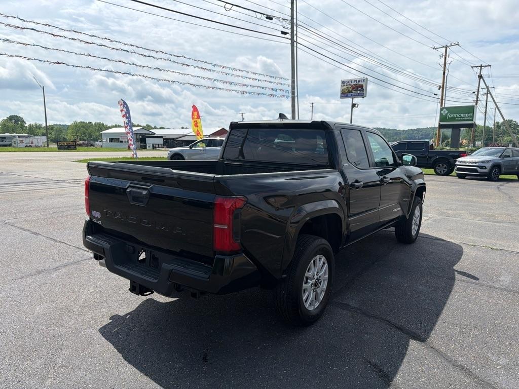 Toyota Tacoma 4WD SR5 Double Cab 5' Bed AT (Natl) 2024