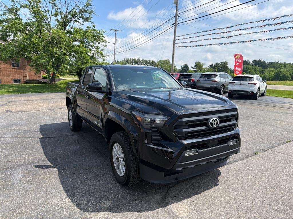 Toyota Tacoma 4WD SR5 Double Cab 5' Bed AT (Natl) 2024