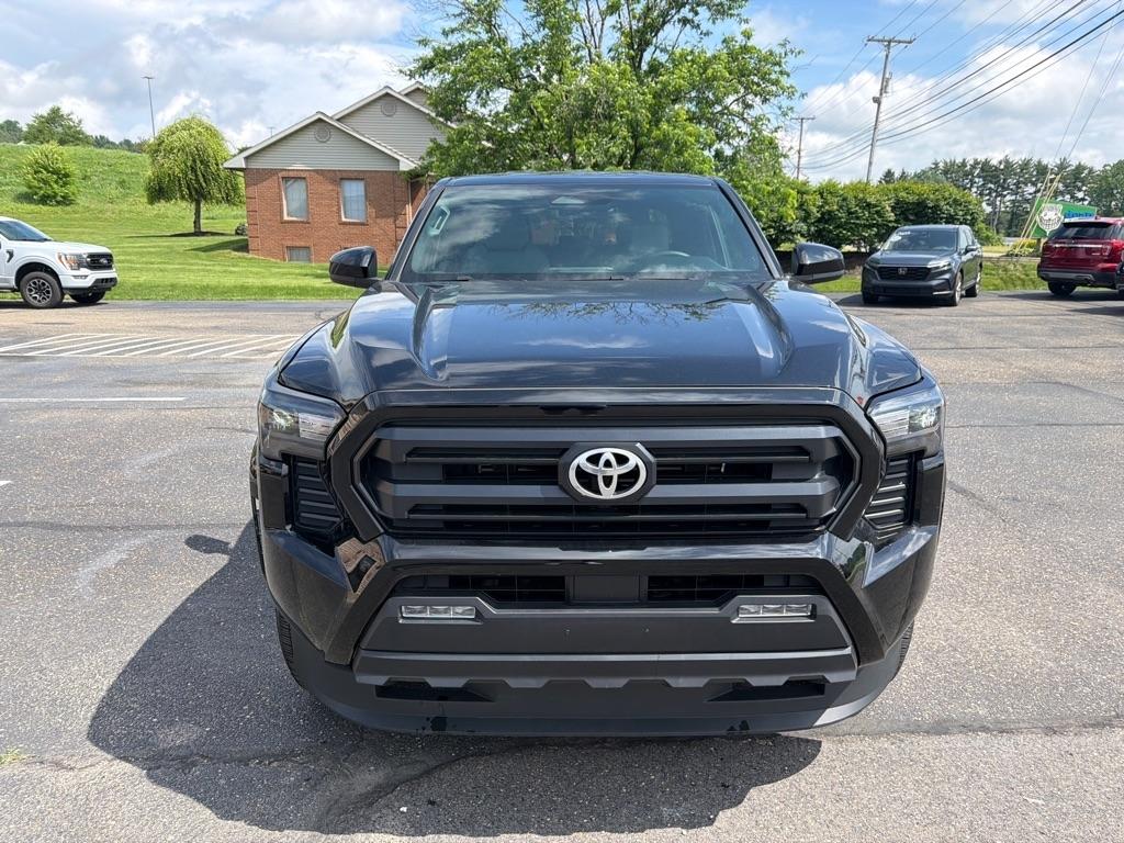 Toyota Tacoma 4WD SR5 Double Cab 5' Bed AT (Natl) 2024