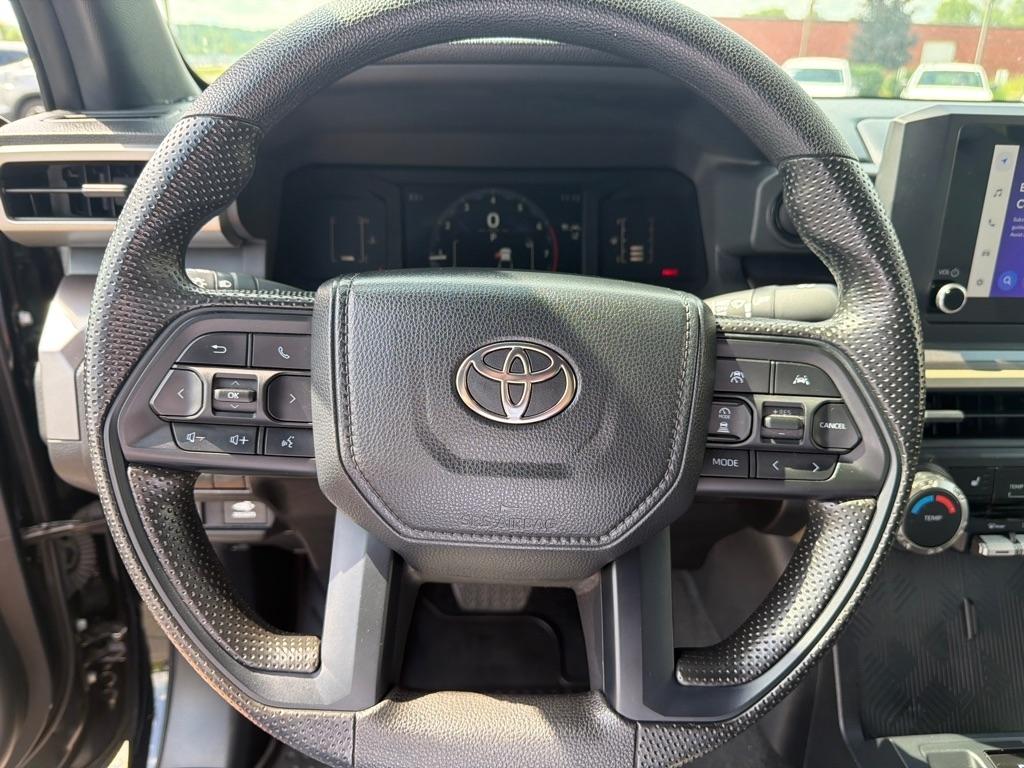 Toyota Tacoma 4WD SR5 Double Cab 5' Bed AT (Natl) 2024