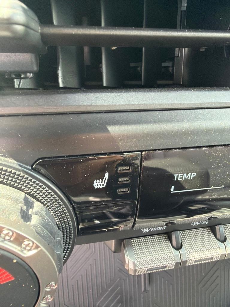 Toyota Tacoma 4WD SR5 Double Cab 5' Bed AT (Natl) 2024