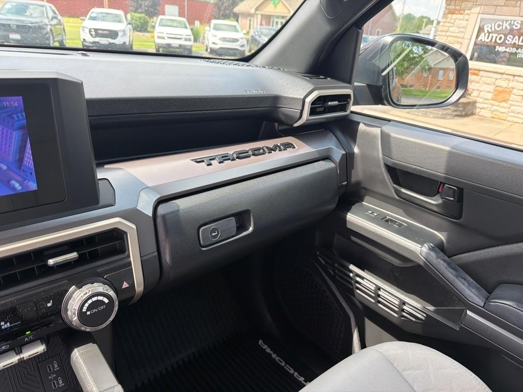 Toyota Tacoma 4WD SR5 Double Cab 5' Bed AT (Natl) 2024