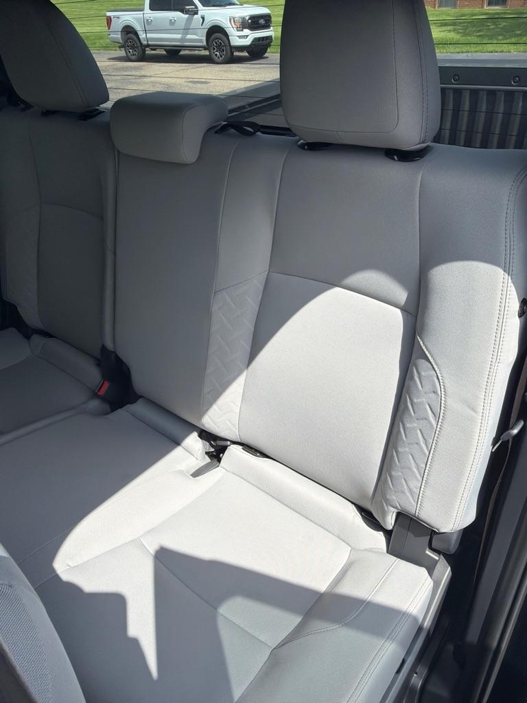 Toyota Tacoma 4WD SR5 Double Cab 5' Bed AT (Natl) 2024