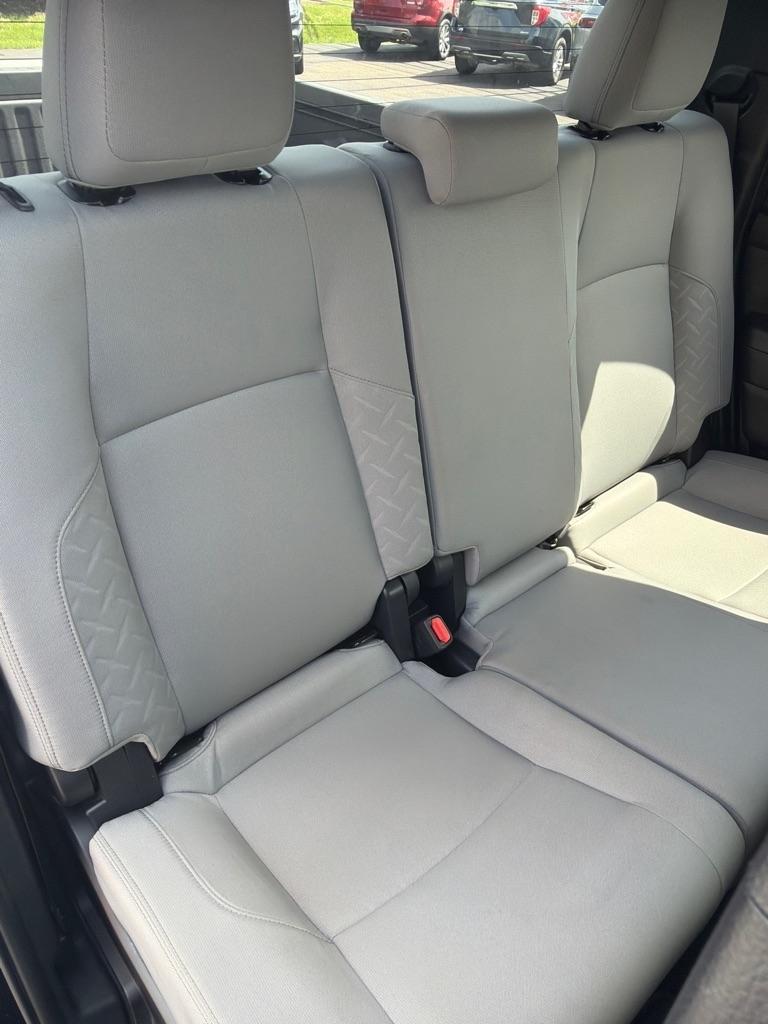 Toyota Tacoma 4WD SR5 Double Cab 5' Bed AT (Natl) 2024