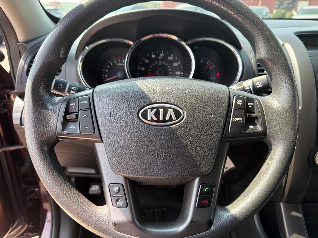 Kia Sorento 2WD 4dr I4 LX 2011