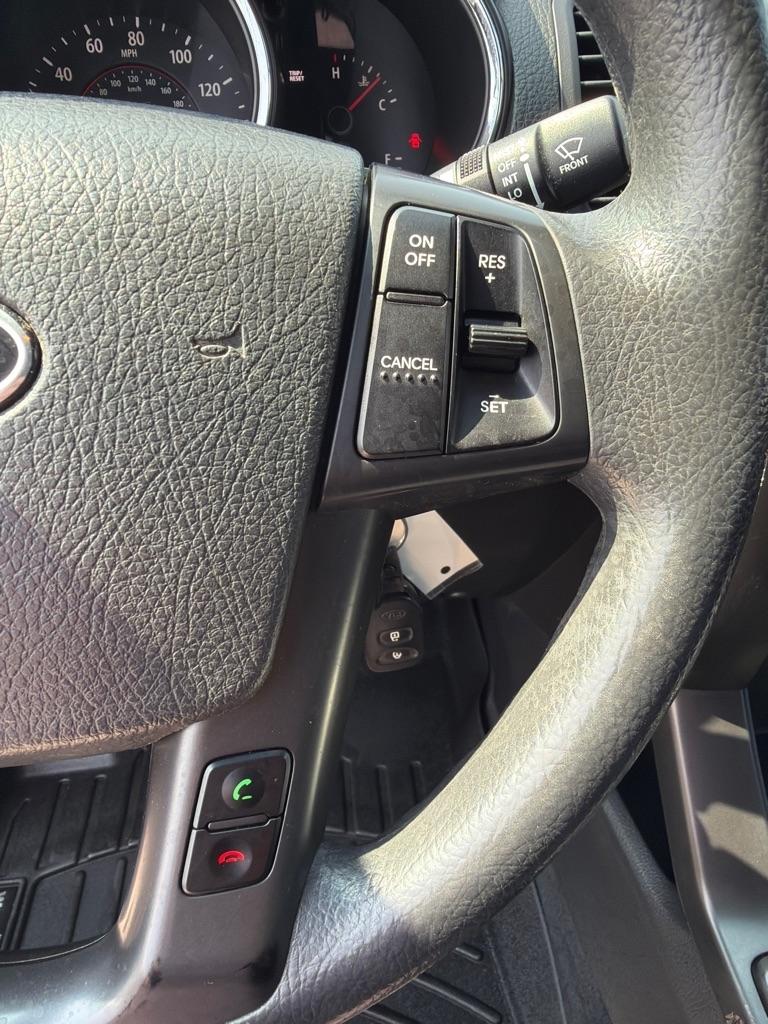 Kia Sorento 2WD 4dr I4 LX 2011
