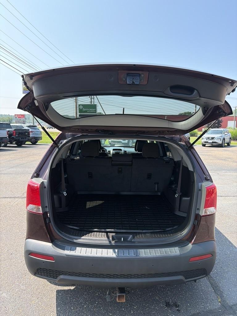 Kia Sorento 2WD 4dr I4 LX 2011