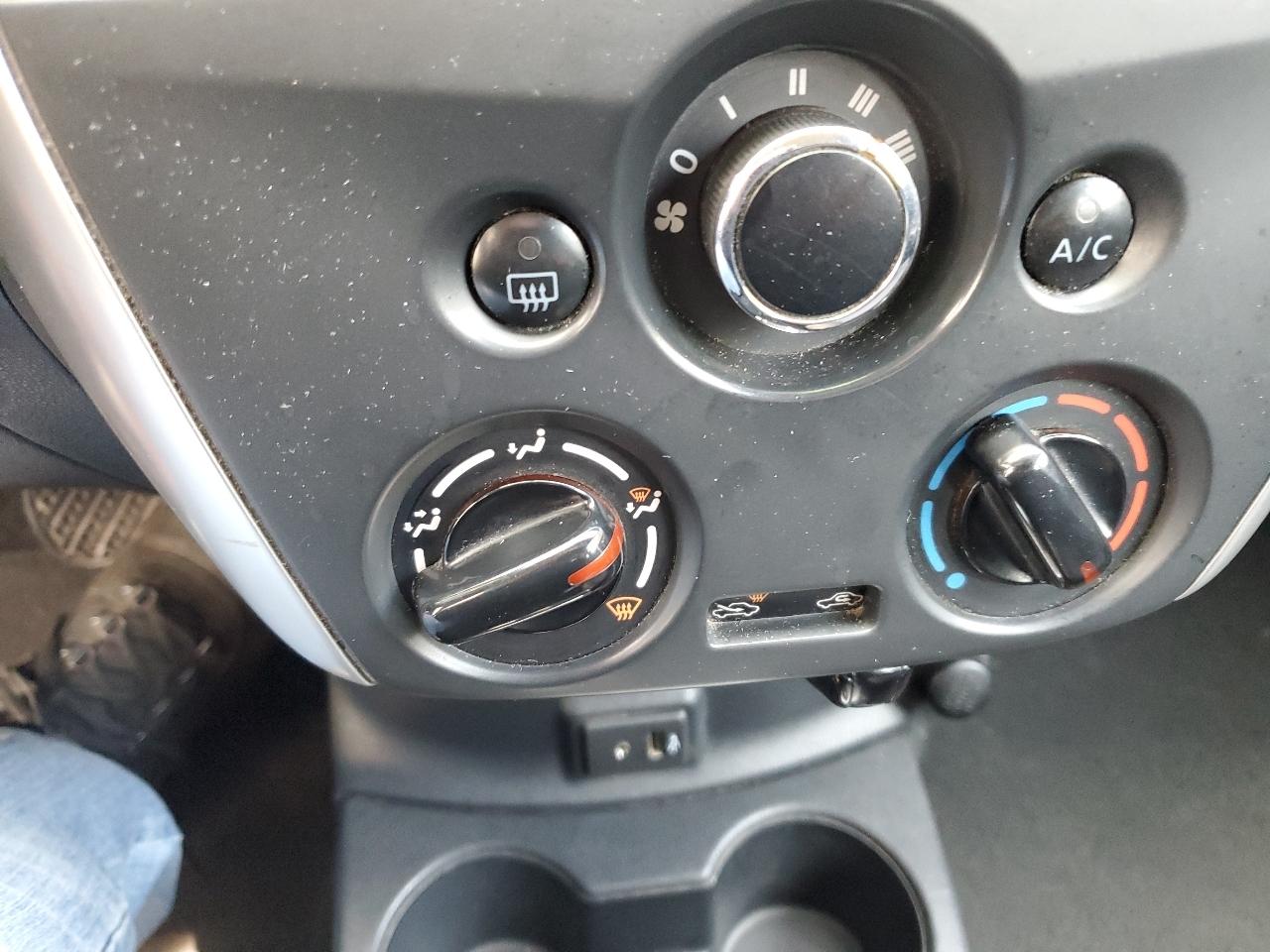 Nissan Versa 1.6 S 5M 2017